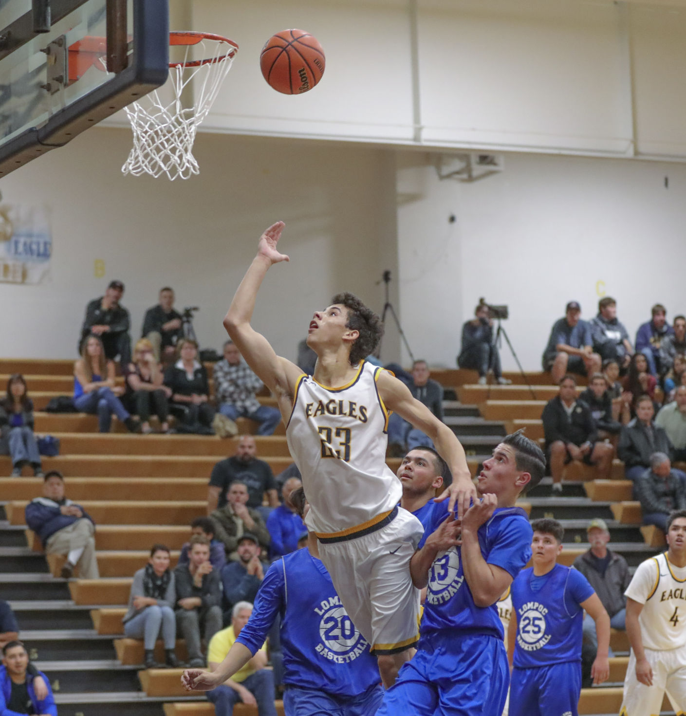 112216 Basketball LompocatArroyoGrande 09.jpg